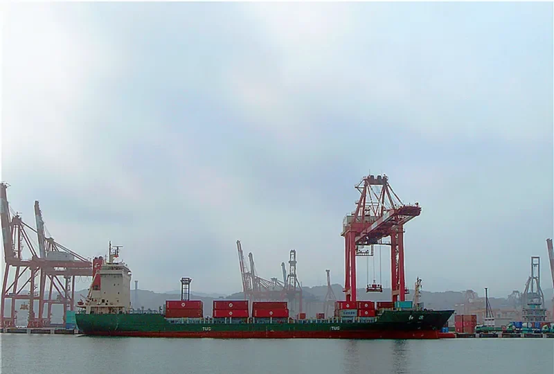 HE BIN Container Ship IMO 9187423 photo 7