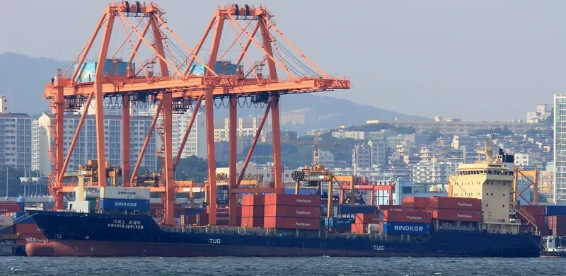 HE YUAN 1 Container Ship IMO 9187485 photo 6