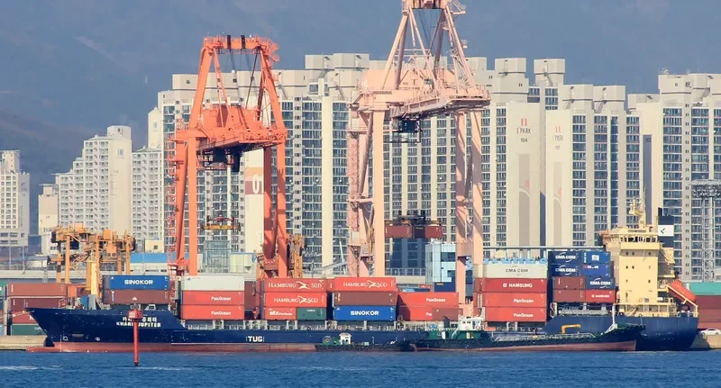 HE YUAN 1 Container Ship IMO 9187485 photo 8