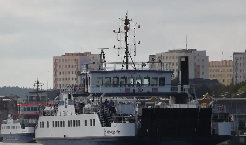 BIELIK III Ro-Ro IMO 9188001 photo 5