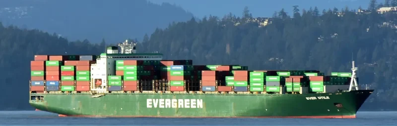 EVER UTILE Container Ship IMO 9188154 photo 7