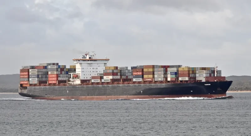 TASMAN Container Ship IMO 9189342 photo 8
