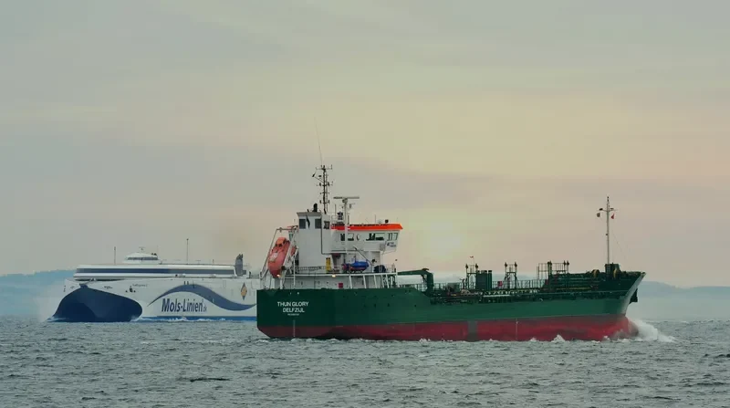 THUN GLORY Tanker IMO 9190200 photo 5