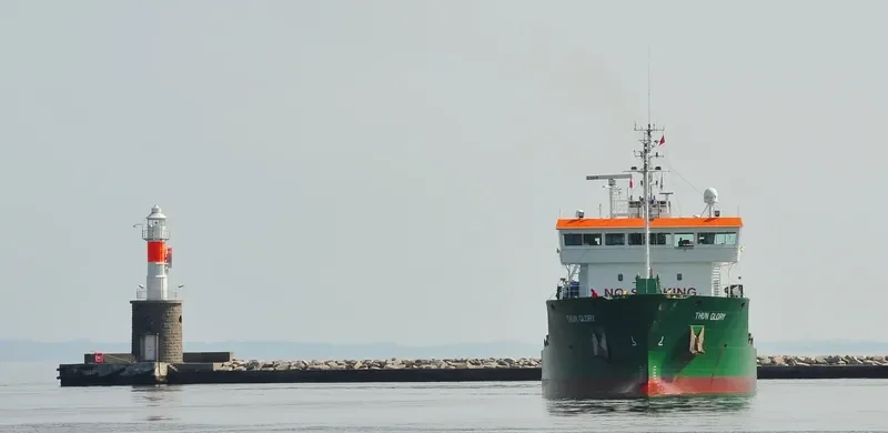 THUN GLORY Tanker IMO 9190200 photo 10
