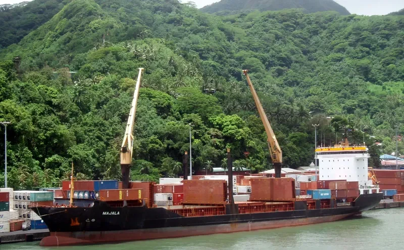 HIJAU SEGAR Container Ship IMO 9190810 photo 2