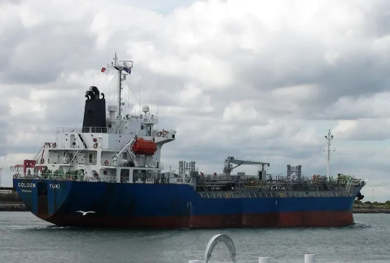 BILLIONS NO.18 Tanker IMO 9191773 photo 3
