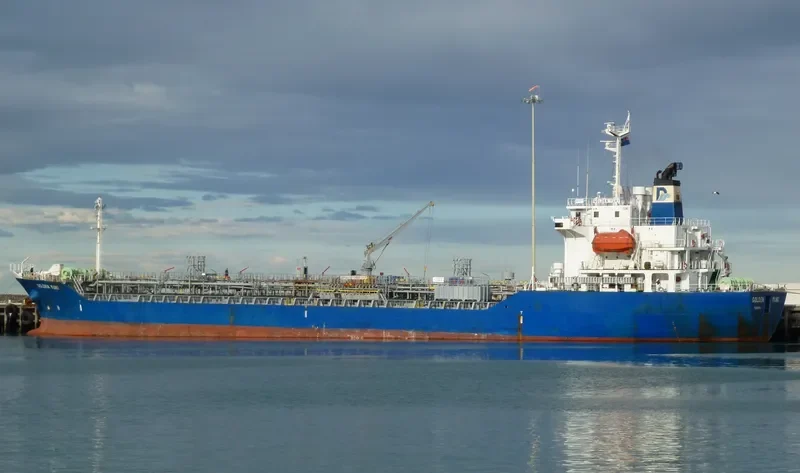 BILLIONS NO.18 Tanker IMO 9191773 photo 7