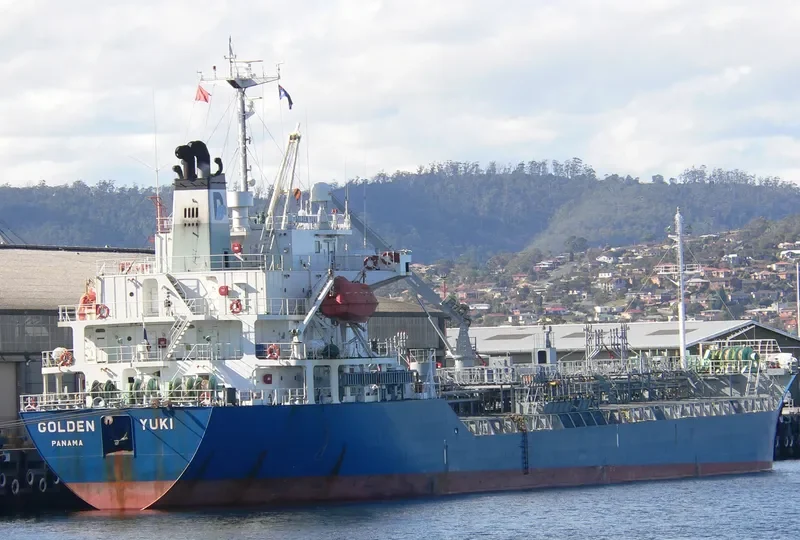 BILLIONS NO.18 Tanker IMO 9191773 photo 9