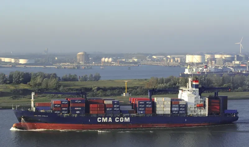 UTRILLO Container Ship IMO 9192430 photo 5