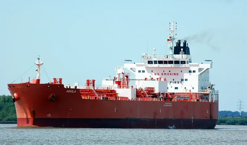 AQUILA Tanker IMO 9192765 photo 3