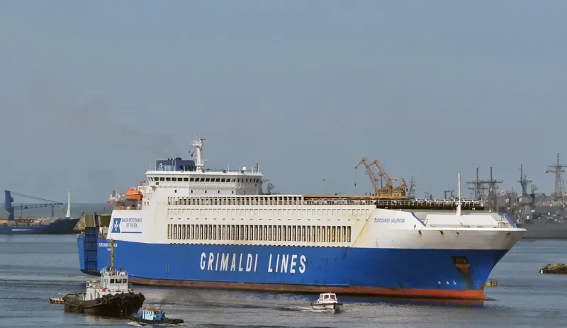 EUROCARGO VALENCIA Ro-Ro IMO 9192959 photo 2