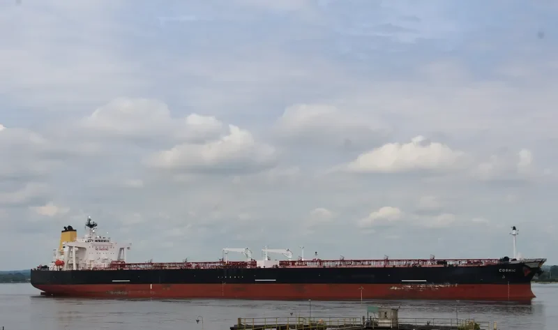 DELIVER Tanker IMO 9194983 photo 5