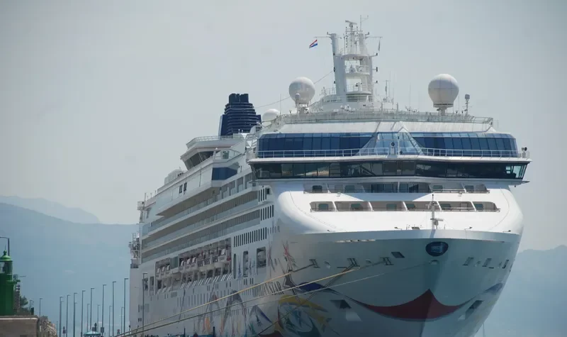 NORWEGIAN STAR Passenger Ship IMO 9195157 photo 6