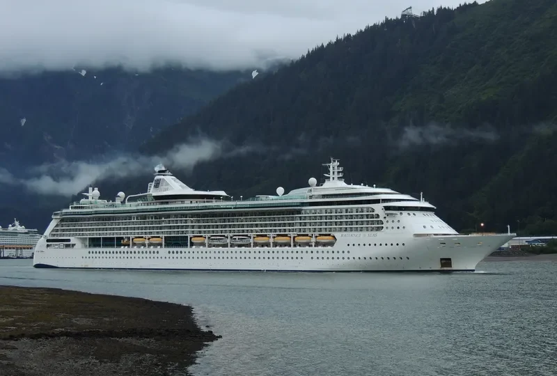 RADIANCE OF THE SEAS Passenger Ship IMO 9195195