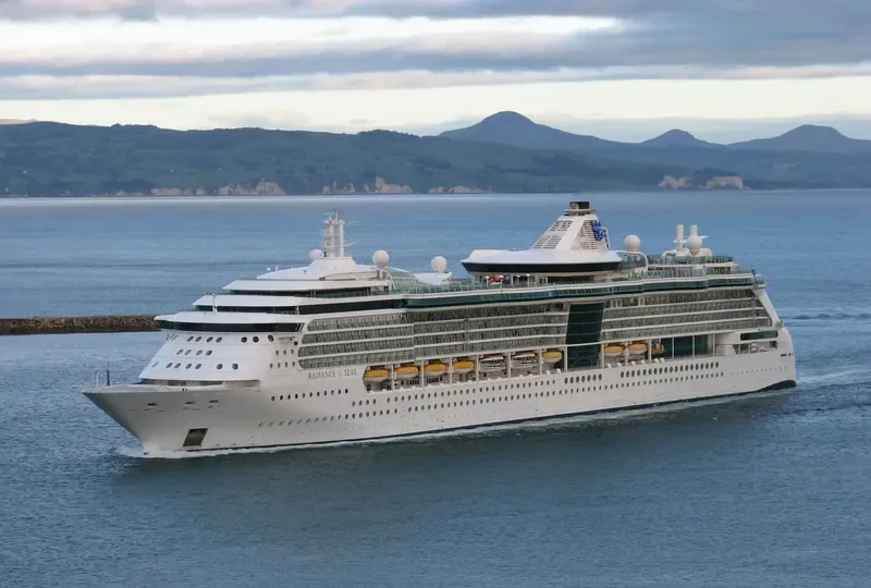 RADIANCE OF THE SEAS Passenger Ship IMO 9195195 photo 3