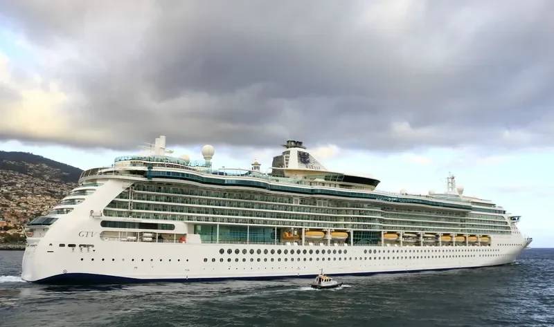 BRILLIANCE OF THE SEAS Passenger Ship IMO 9195200 photo 7