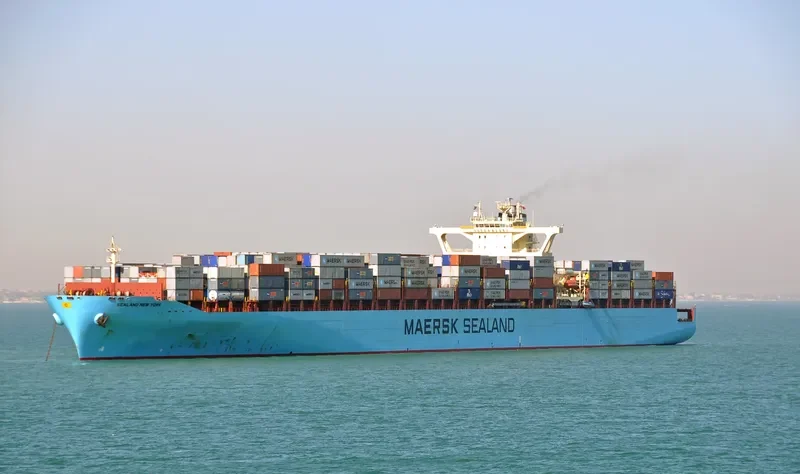 YORK Container Ship IMO 9196838 photo 2