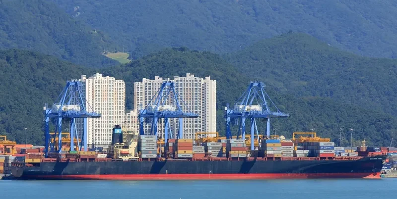 KOBE Container Ship IMO 9196840 photo 8