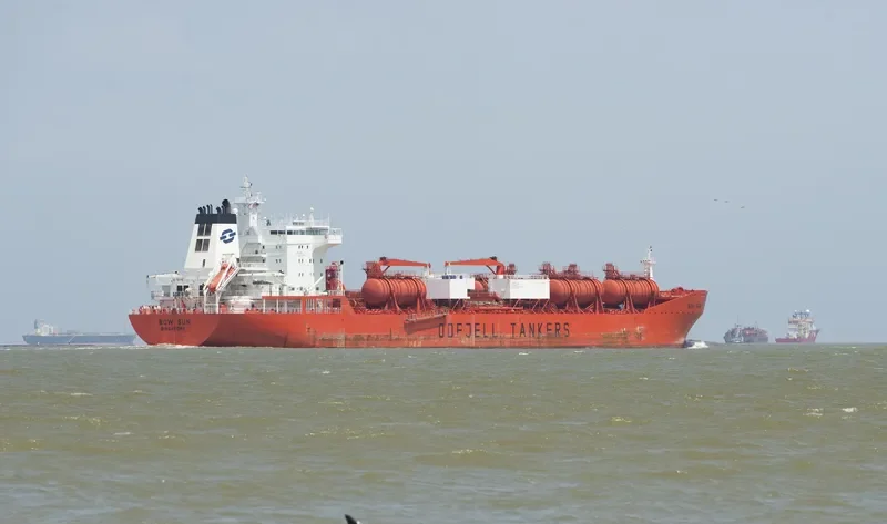 BOW SUN Tanker IMO 9197284 photo 5