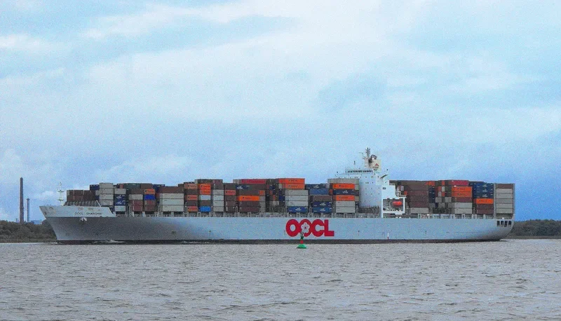 OOCL SHANGHAI Container Ship IMO 9198111 photo 2