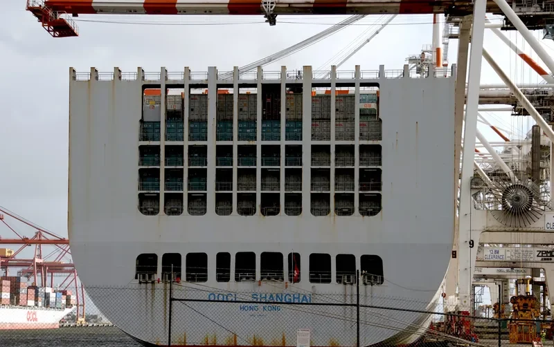 OOCL SHANGHAI Container Ship IMO 9198111 photo 4