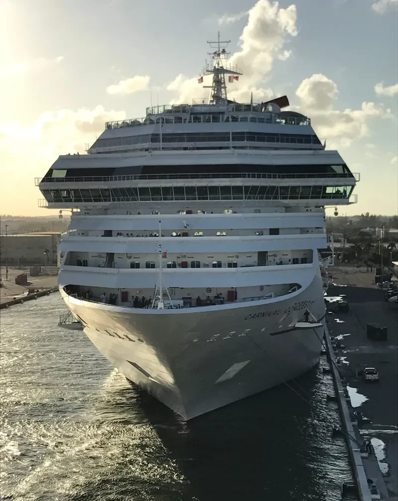 CARNIVAL CONQUEST Passenger Ship IMO 9198355 photo 2