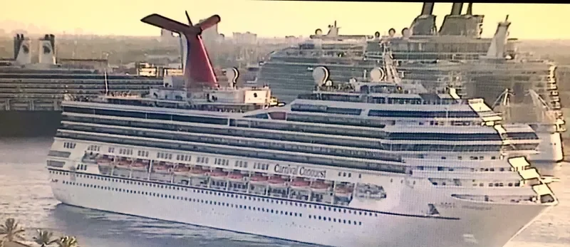 CARNIVAL CONQUEST Passenger Ship IMO 9198355 photo 3