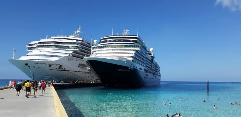 CARNIVAL CONQUEST Passenger Ship IMO 9198355 photo 9