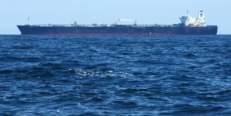 GOLDEN DRAGON Tanker IMO 9198666 photo 4