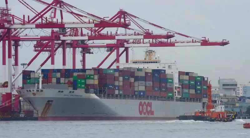 OOCL SAN FRANCISCO Container Ship IMO 9199268 photo 5