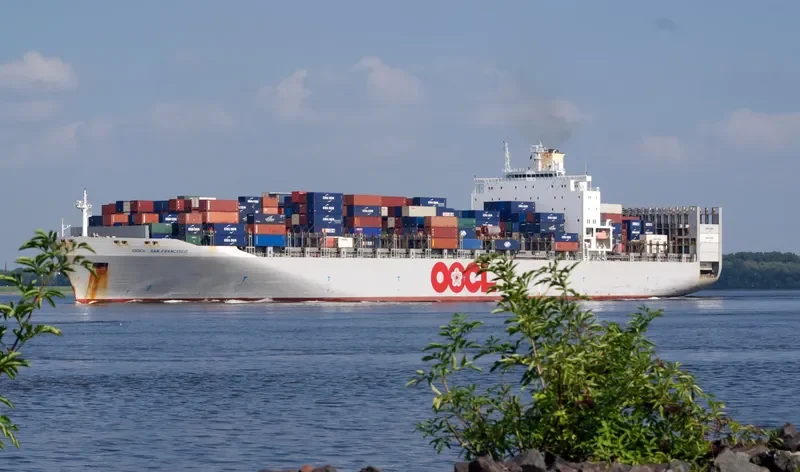 OOCL SAN FRANCISCO Container Ship IMO 9199268 photo 9