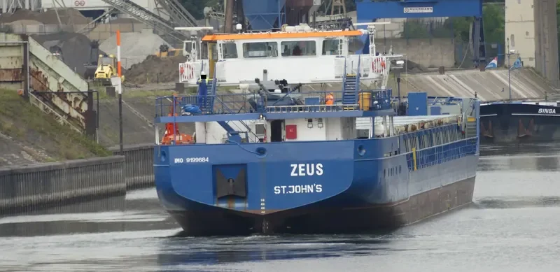 ZEUS Container Ship IMO 9199684 photo 8