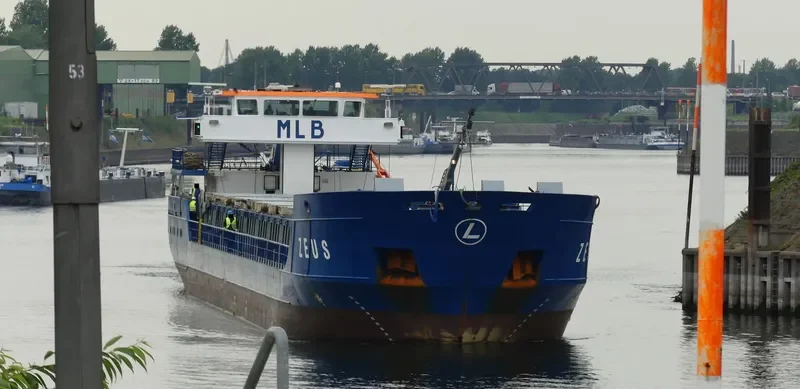 ZEUS Container Ship IMO 9199684 photo 9