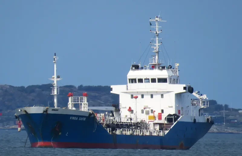 VINGA SAFIR Tanker IMO 9200158 photo 2