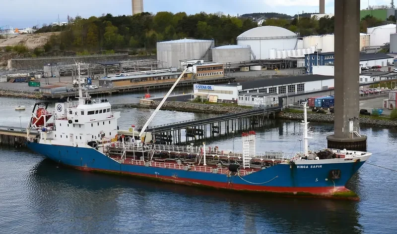 VINGA SAFIR Tanker IMO 9200158 photo 5