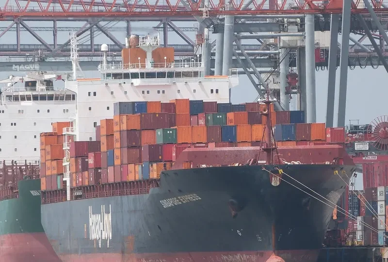 SINGAPORE EXPRESS Container Ship IMO 9200809 photo 7