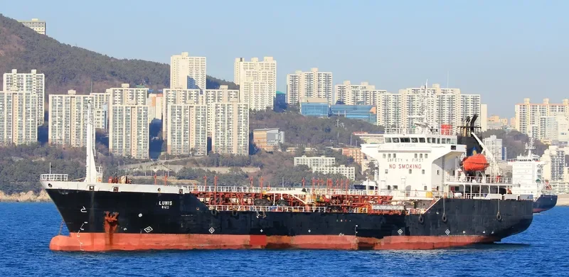 LUNIS Tanker IMO 9200859 photo 2