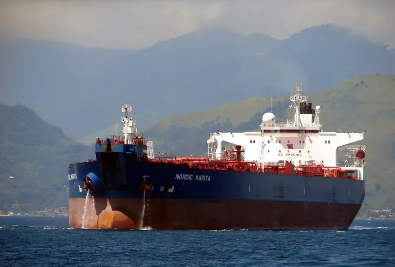 LION II Tanker IMO 9200926 photo 5