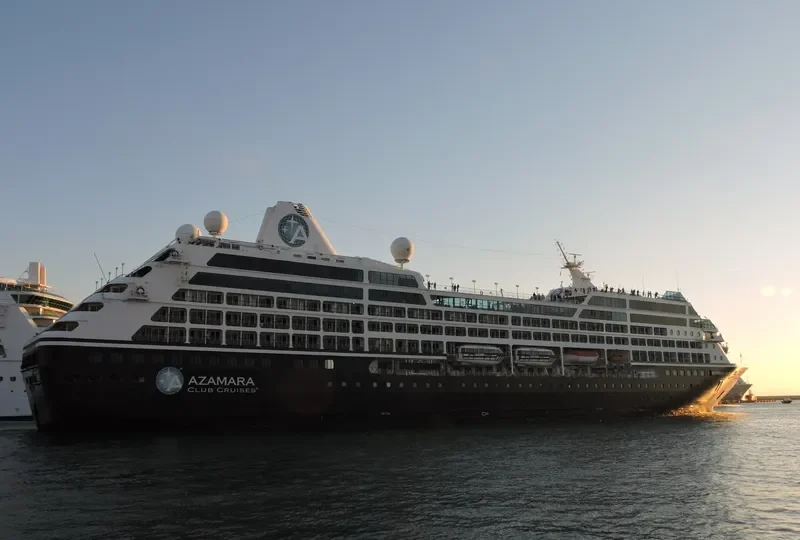AZAMARA JOURNEY Passenger Ship IMO 9200940 photo 3