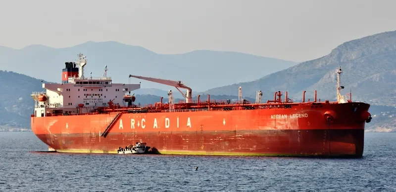 CAKRA PATRIOT Tanker IMO 9200964 photo 2