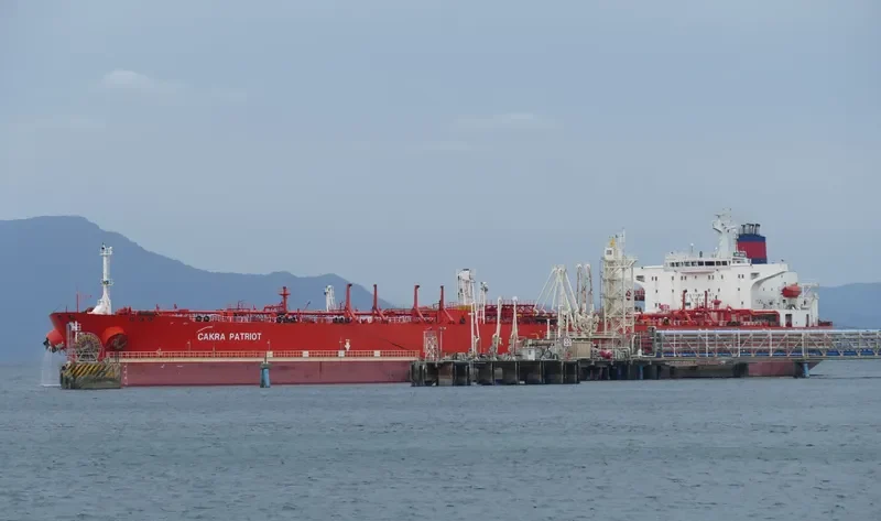 CAKRA PATRIOT Tanker IMO 9200964 photo 4