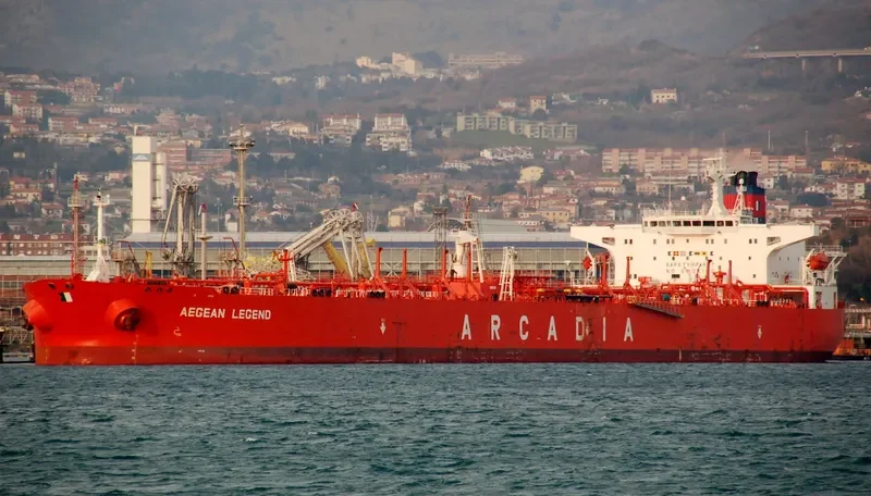 CAKRA PATRIOT Tanker IMO 9200964 photo 5