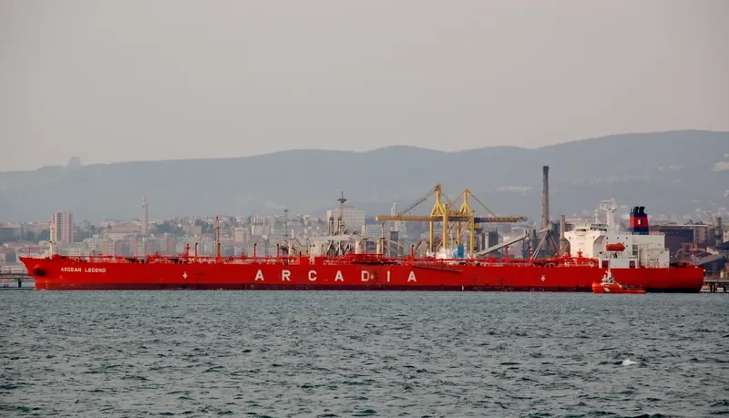 CAKRA PATRIOT Tanker IMO 9200964 photo 6