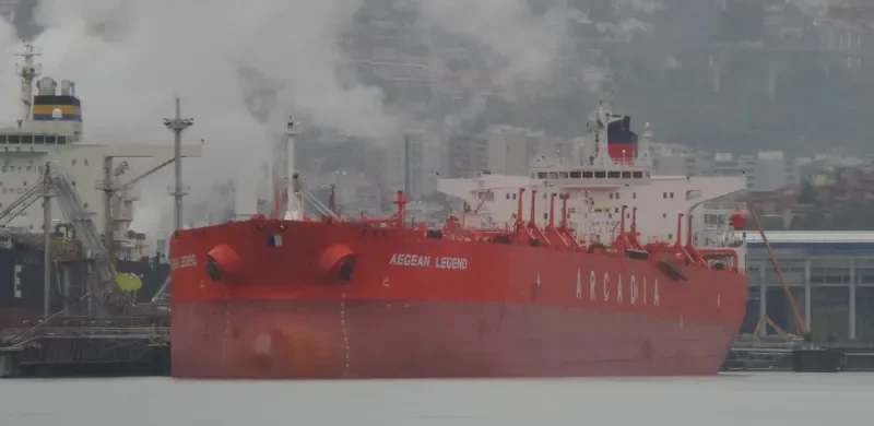 CAKRA PATRIOT Tanker IMO 9200964 photo 9