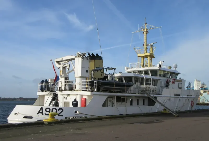 VAN KINSBERGEN General Cargo IMO 9201578 photo 2