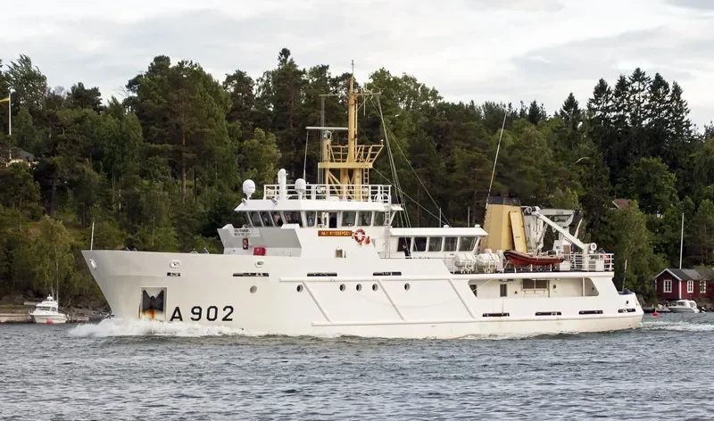 VAN KINSBERGEN General Cargo IMO 9201578 photo 4