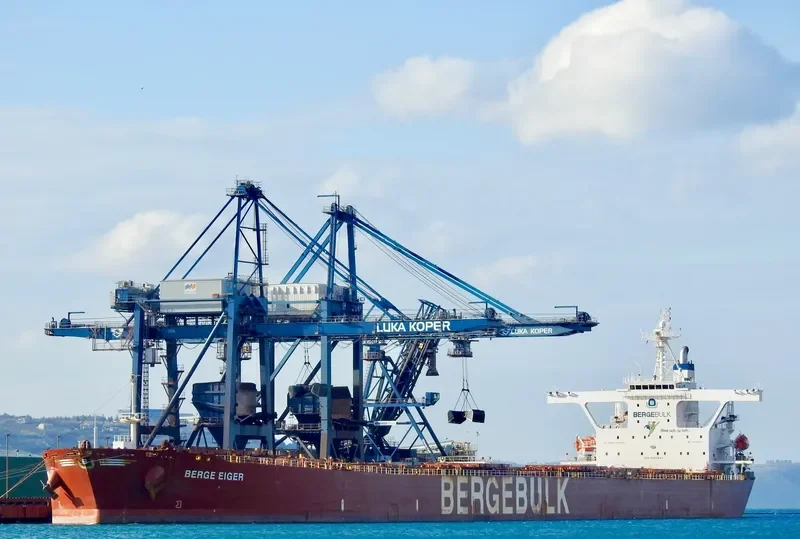 BERGE EIGER Bulk Carrier IMO 9201695 photo 2