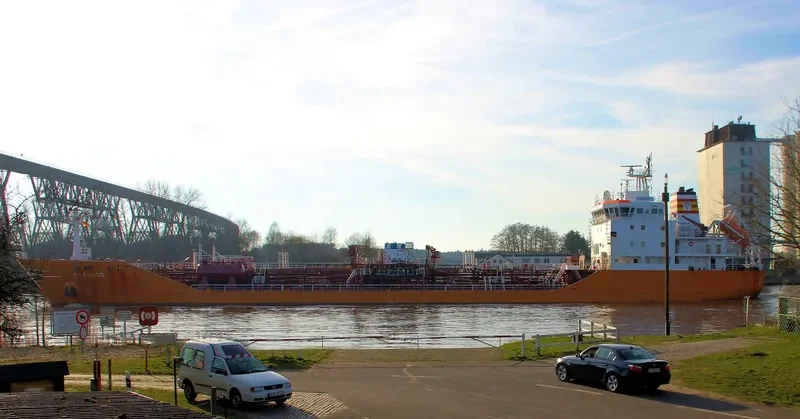 DARMIK Tanker IMO 9201774 photo 2
