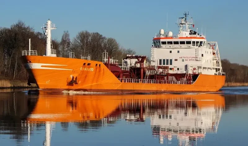 DARMIK Tanker IMO 9201774 photo 4