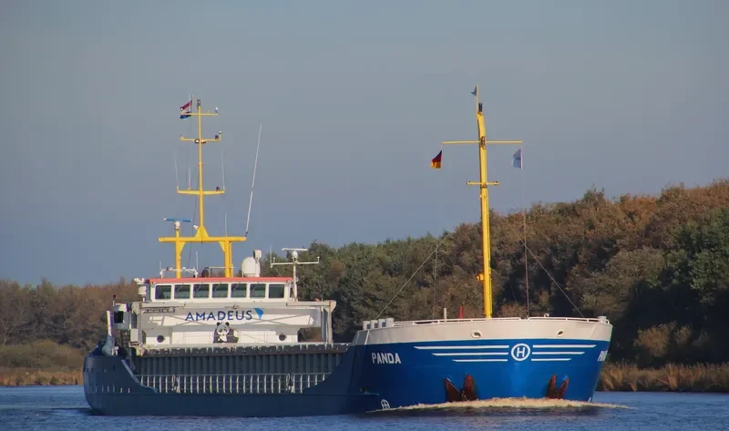 AMADEUS DIAMOND General Cargo IMO 9201968 photo 9